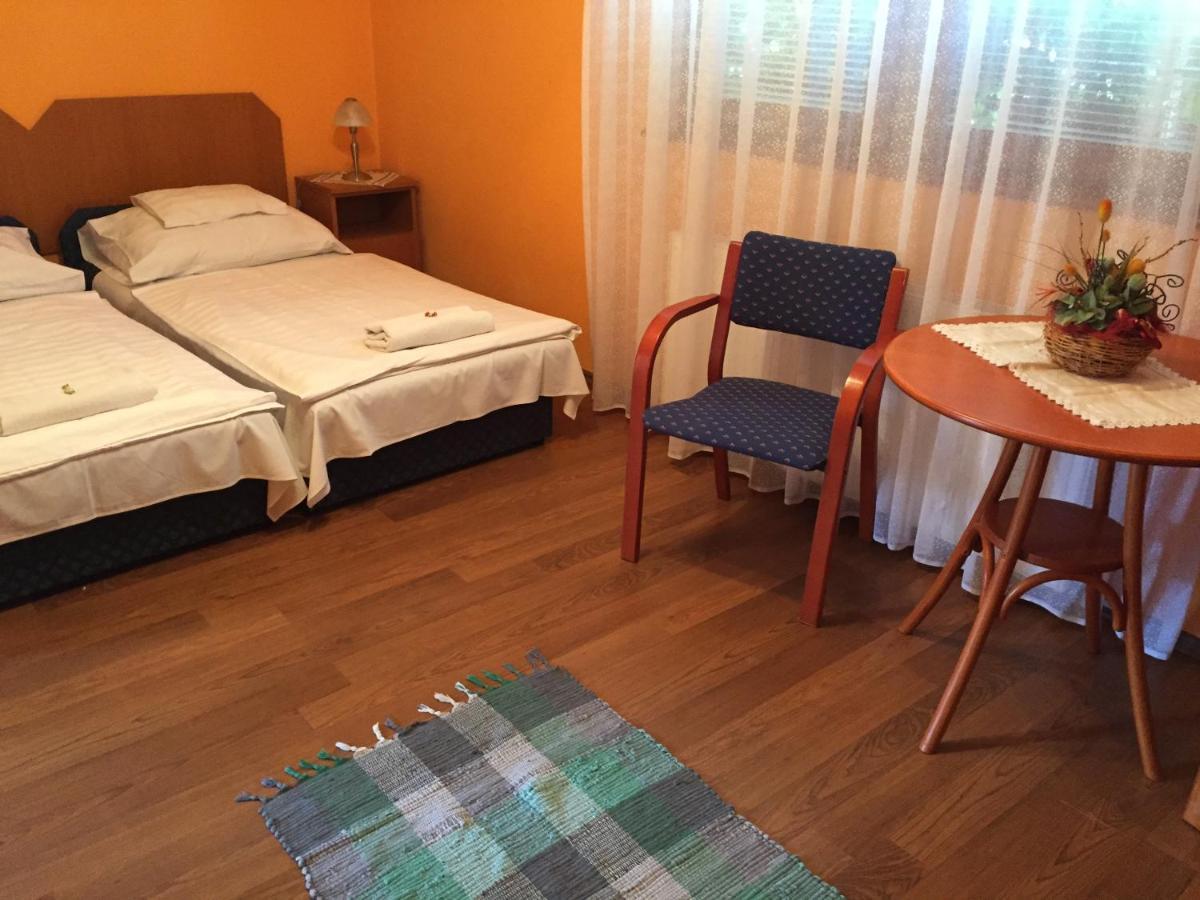 Apartman Dóra Hajduszoboszlo Exterior foto