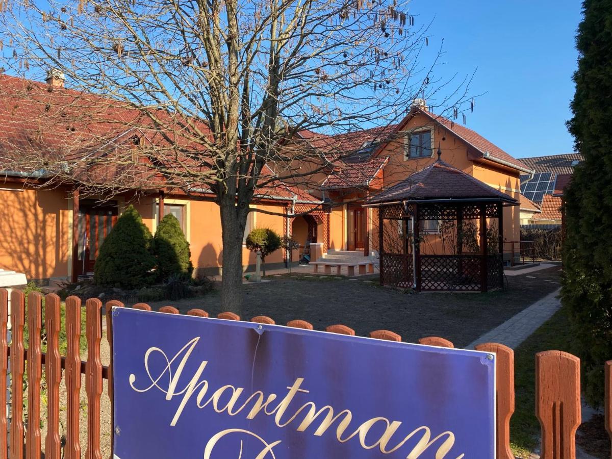 Apartman Dóra Hajduszoboszlo Exterior foto