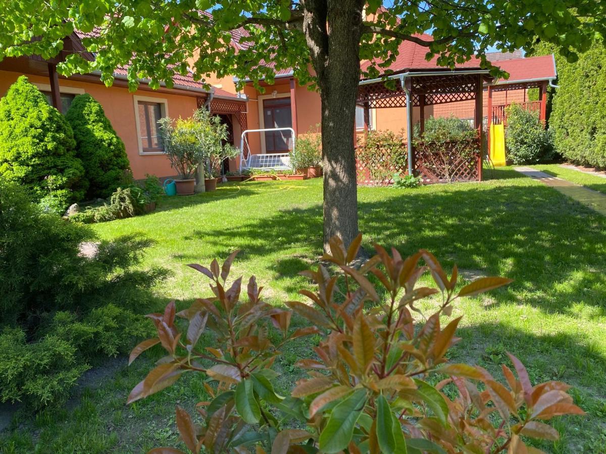 Apartman Dóra Hajduszoboszlo Exterior foto