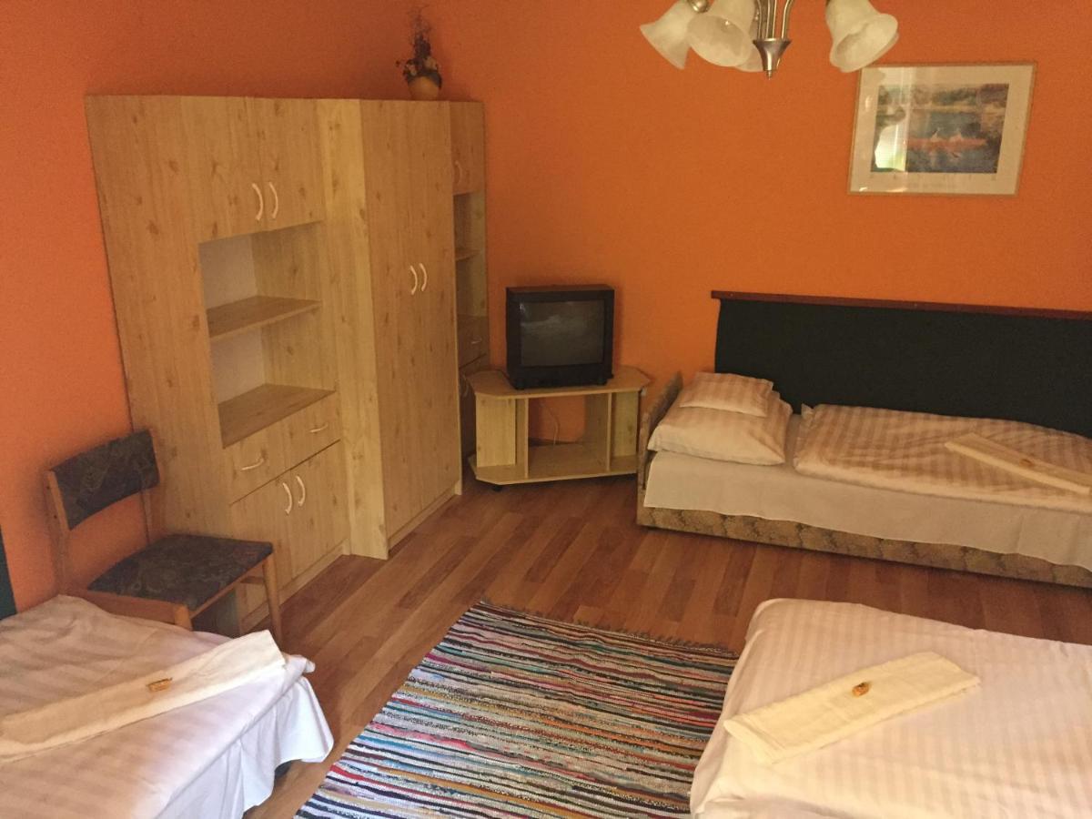 Apartman Dóra Hajduszoboszlo Exterior foto