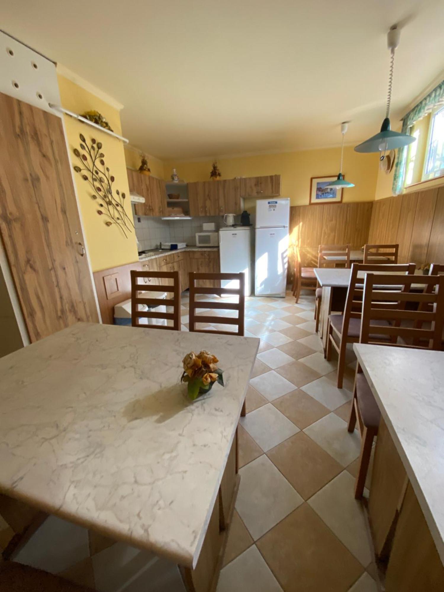 Apartman Dóra Hajduszoboszlo Exterior foto