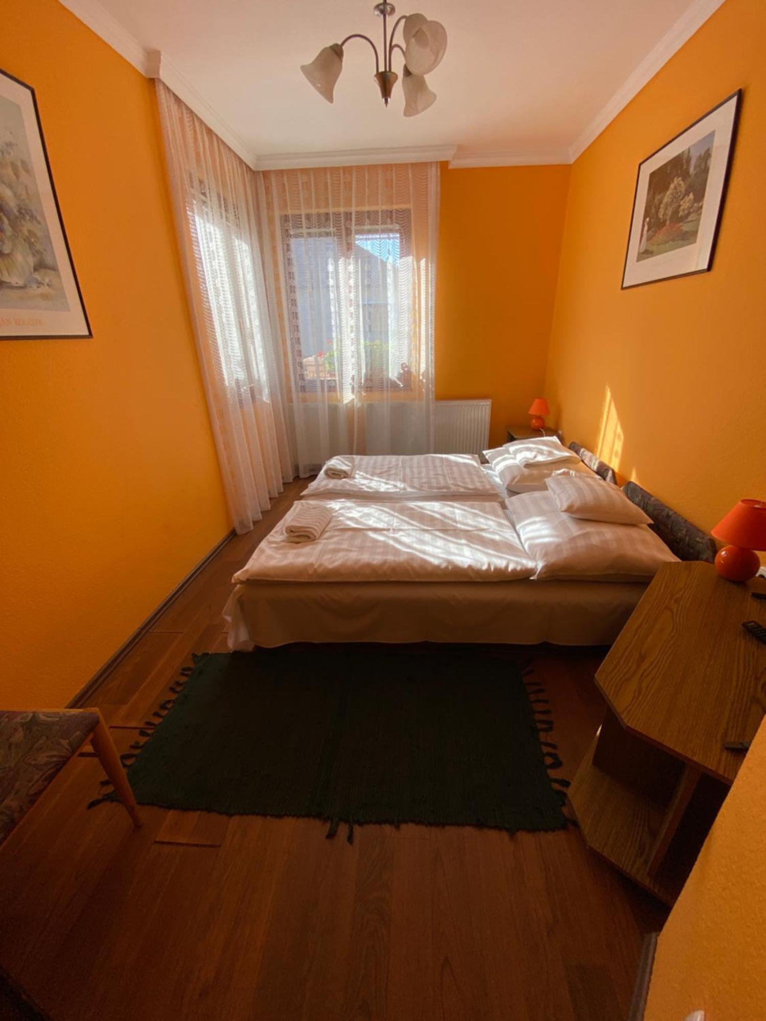 Apartman Dóra Hajduszoboszlo Exterior foto