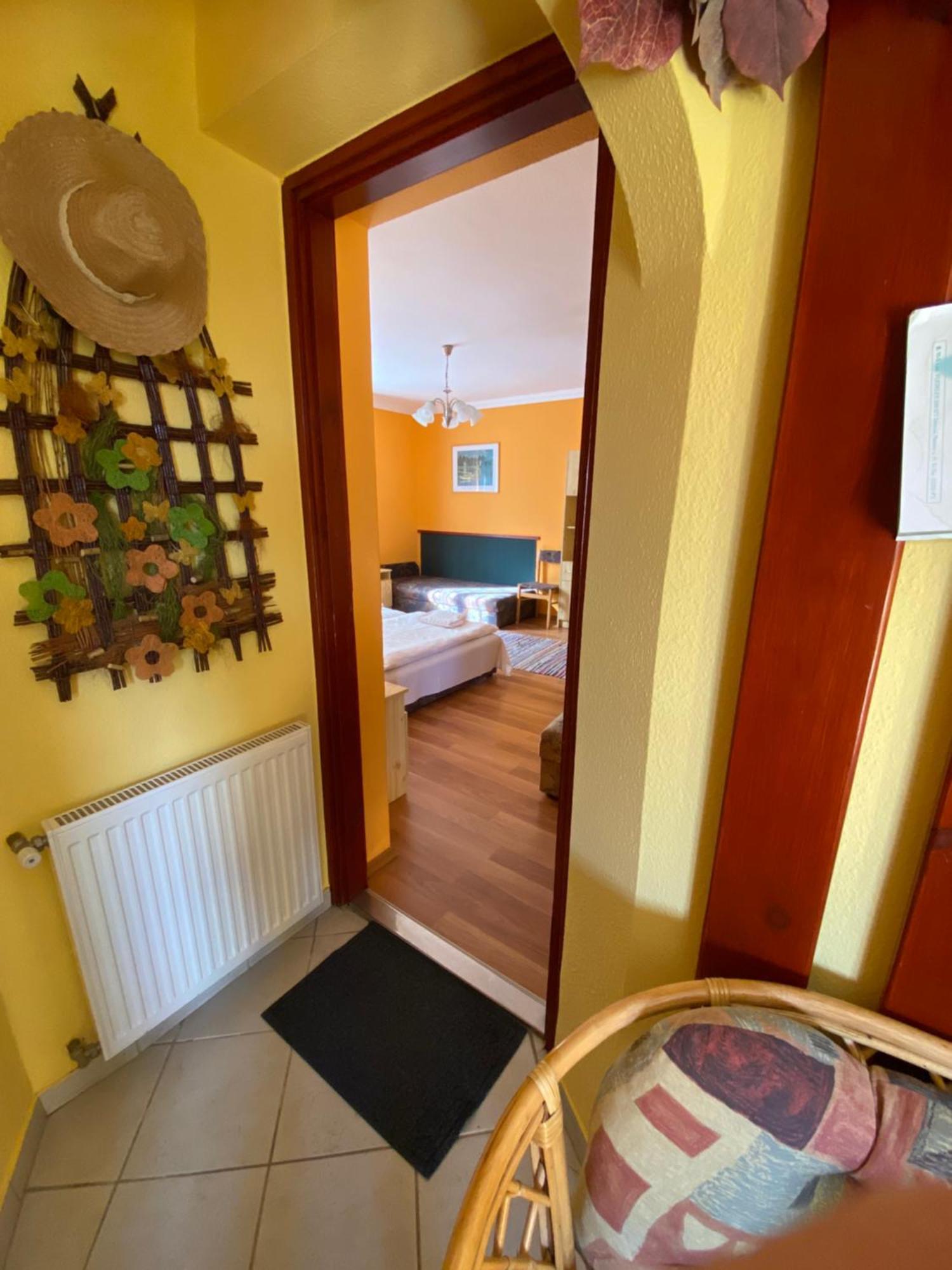 Apartman Dóra Hajduszoboszlo Exterior foto