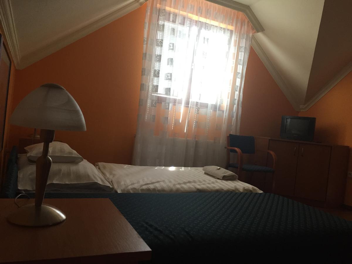 Apartman Dóra Hajduszoboszlo Exterior foto