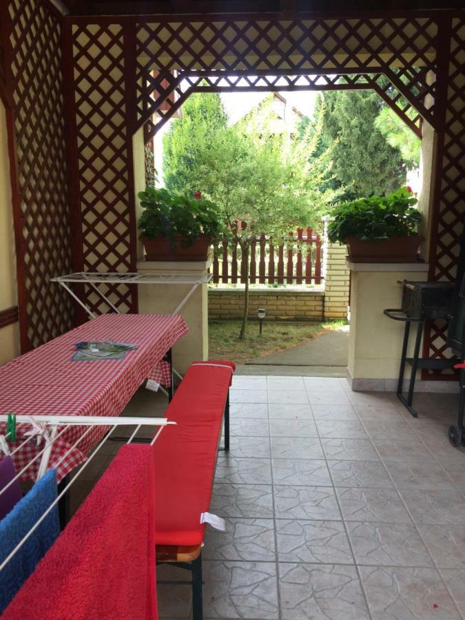 Apartman Dóra Hajduszoboszlo Exterior foto
